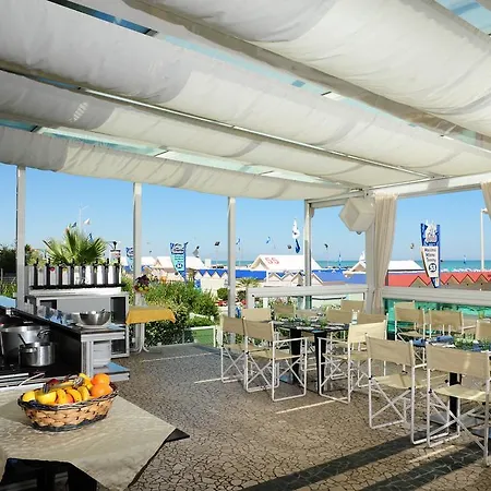 Ξενοδοχείο Vienna 4*